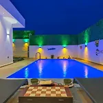 Lenzo Villa *